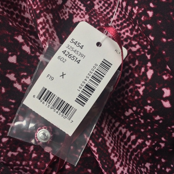 Addition Elle NWT XL 40" Chest Burgundy Snakeskin Print Sleeveless V-neck Blouse - Picture 5 of 11